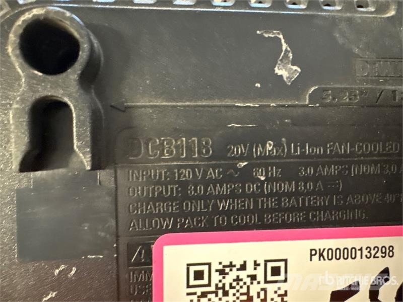 DeWalt DCB118 Charger Kiti naudoti statybos komponentai