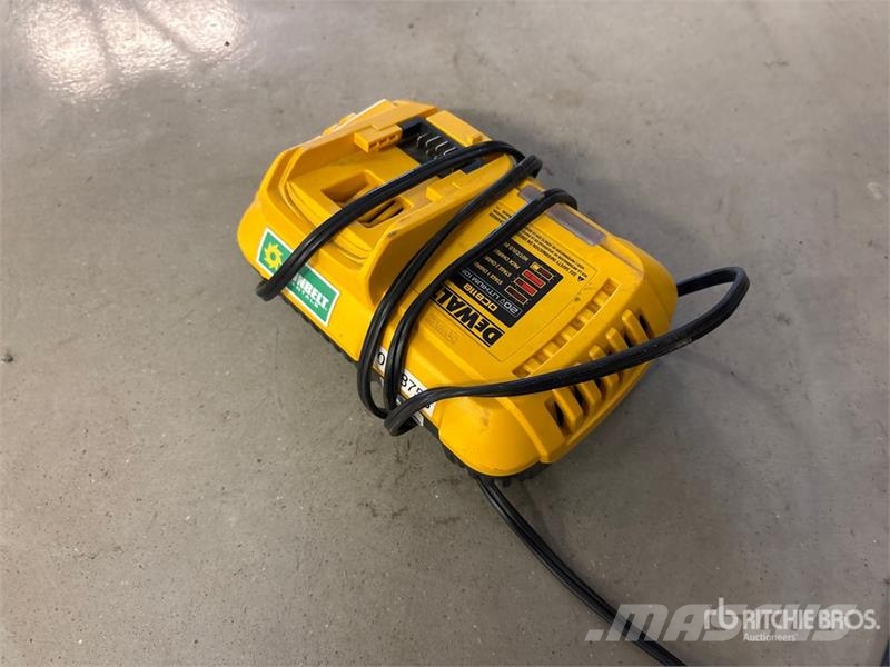 DeWalt DCB118 Charger Kiti naudoti statybos komponentai