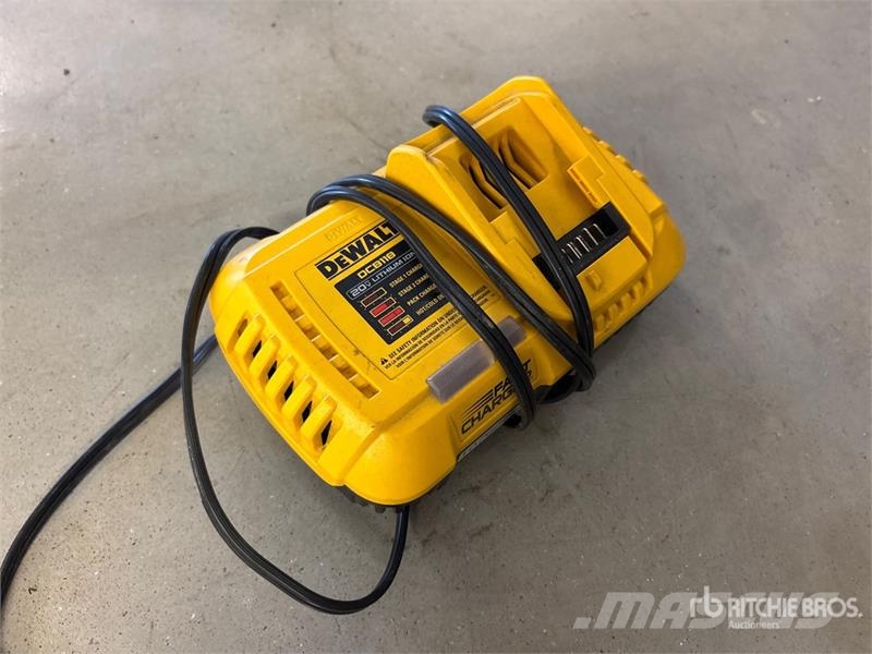 DeWalt DCB118 Charger Kiti naudoti statybos komponentai