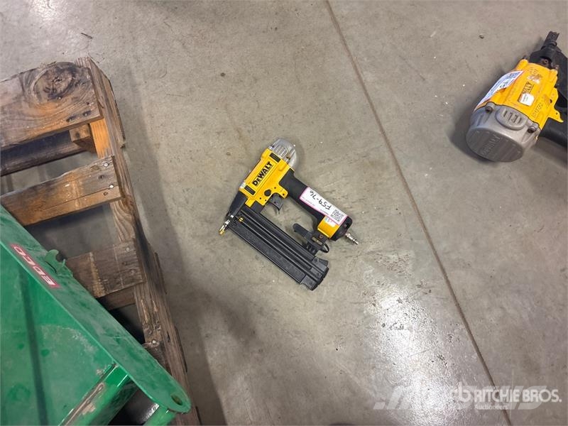 DeWalt DWFP12233 Pneumatic Brad Nailer Ďalšie komponenty