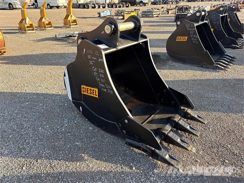 Diesel 200CL 36 in Digging Excavator Bucket - Fits Schaufeln