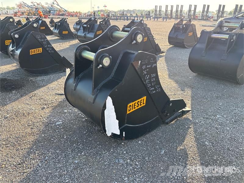 Diesel 200CL 36 in Digging Excavator Bucket - Fits Schaufeln