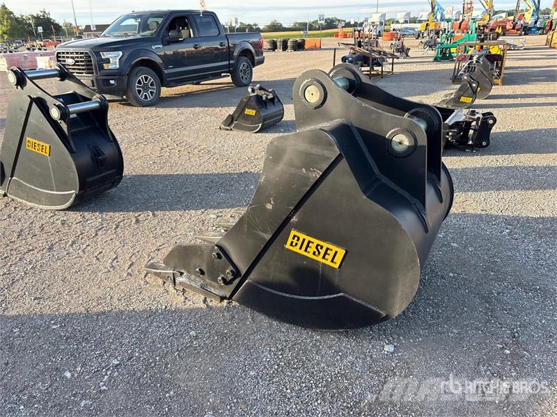 Diesel 200CL 42 in Digging Excavator Bucket - Fits Schaufeln