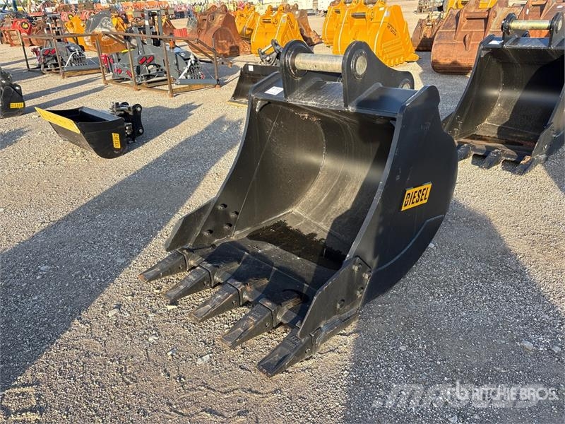 Diesel 200CL 42 in Digging Excavator Bucket - Fits Schaufeln