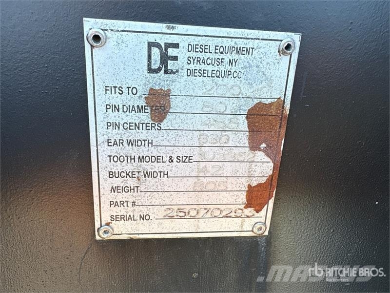 Diesel 200CL 42 in Digging Excavator Bucket - Fits Schaufeln