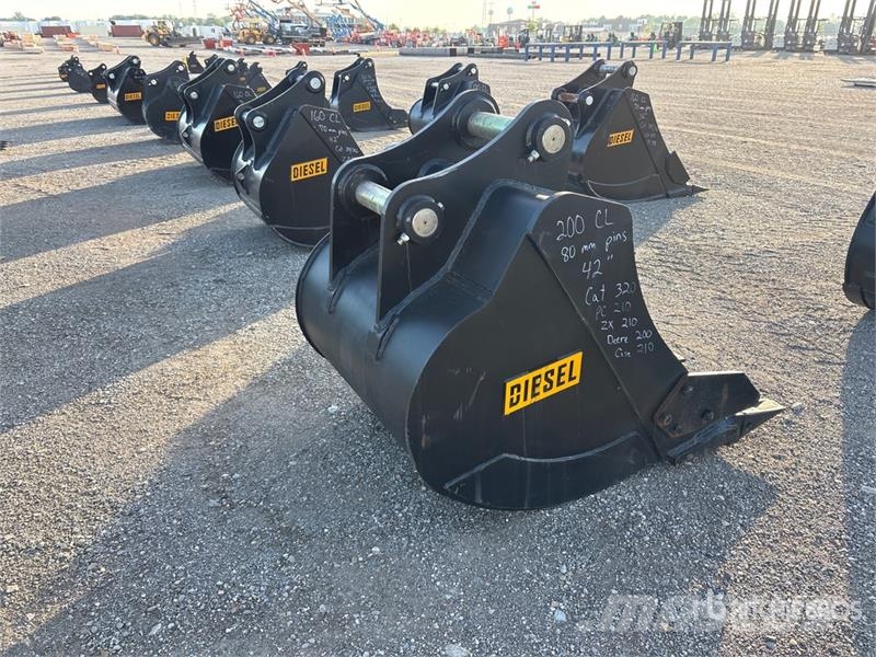 Diesel 200CL 42 in Digging Excavator Bucket - Fits Schaufeln