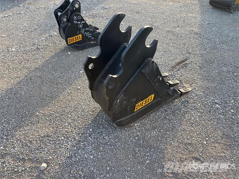 Diesel Equipment 12 in Digging Excavator Bucket - Schaufeln