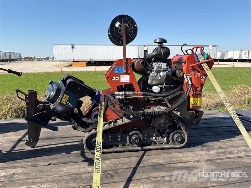 Ditch Witch 100SX Plugovi