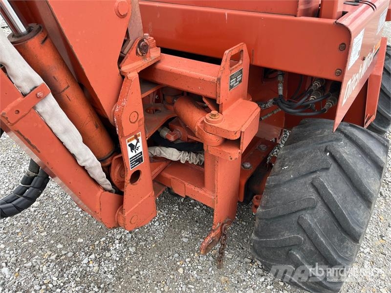 Ditch Witch 5110DD 4x4 Cable Plow محاريث