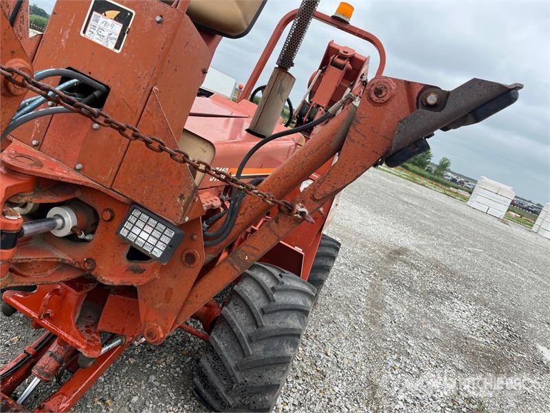 Ditch Witch 5110DD 4x4 Cable Plow محاريث
