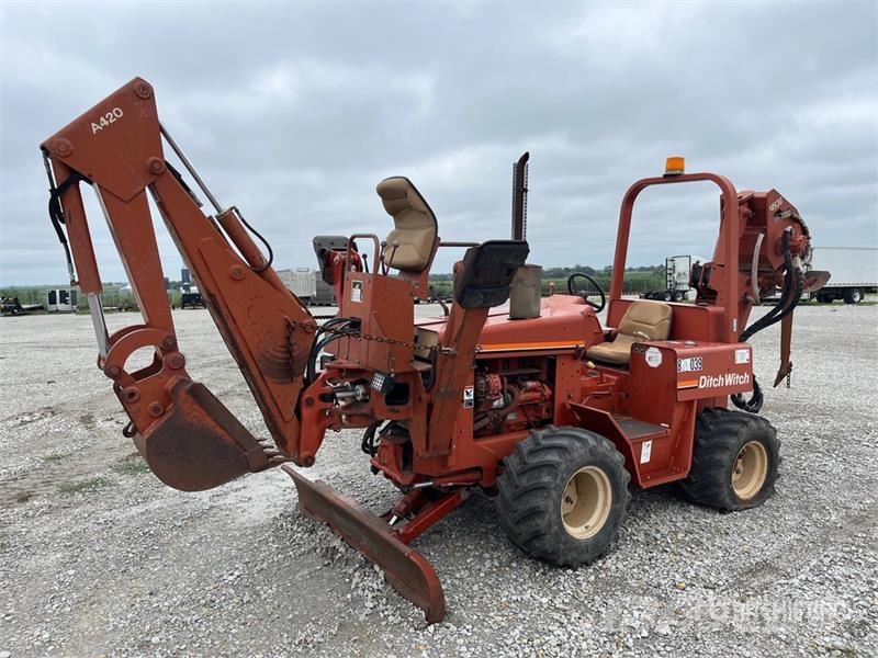 Ditch Witch 5110DD 4x4 Cable Plow محاريث