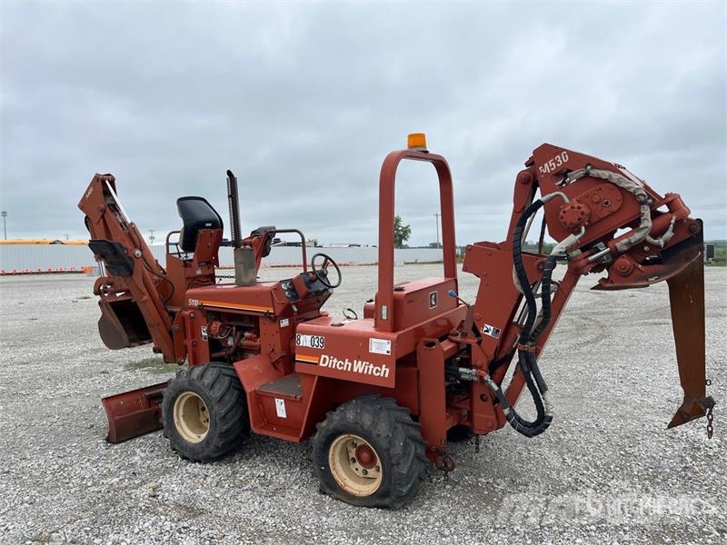 Ditch Witch 5110DD 4x4 Cable Plow محاريث