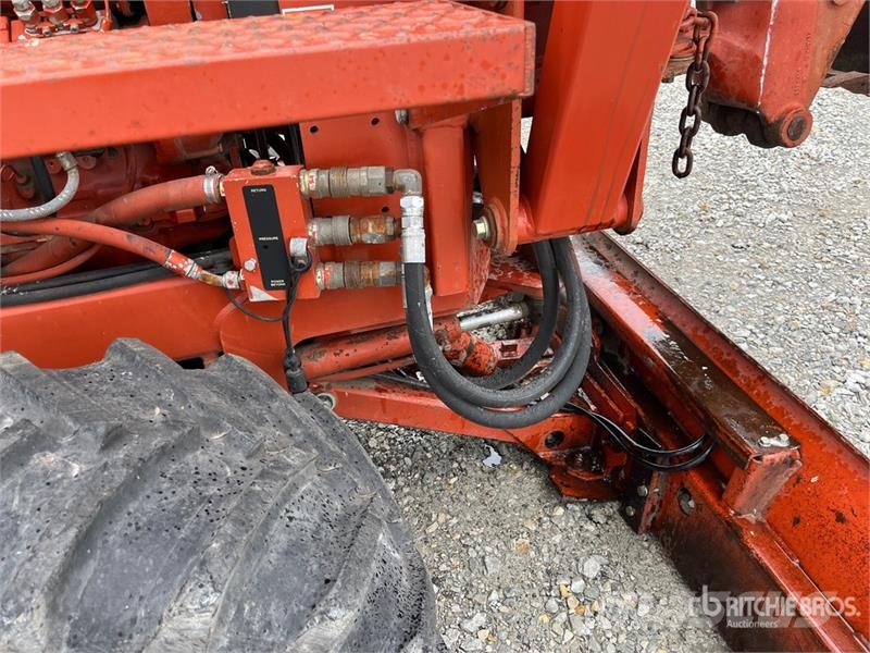 Ditch Witch 5110DD 4x4 Cable Plow محاريث