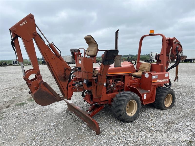 Ditch Witch 5110DD 4x4 Cable Plow محاريث