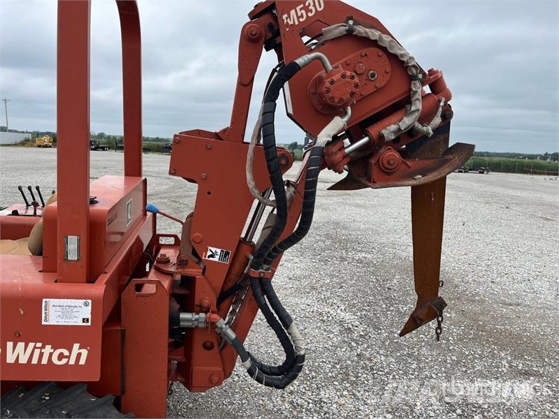 Ditch Witch 5110DD 4x4 Cable Plow محاريث