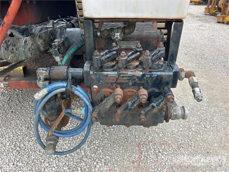 Ditch Witch JT4020 Оборудование для горизонтального бурения