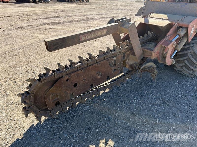 Ditch Witch RT70H 트렌처