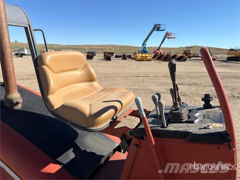 Ditch Witch RT70H 트렌처