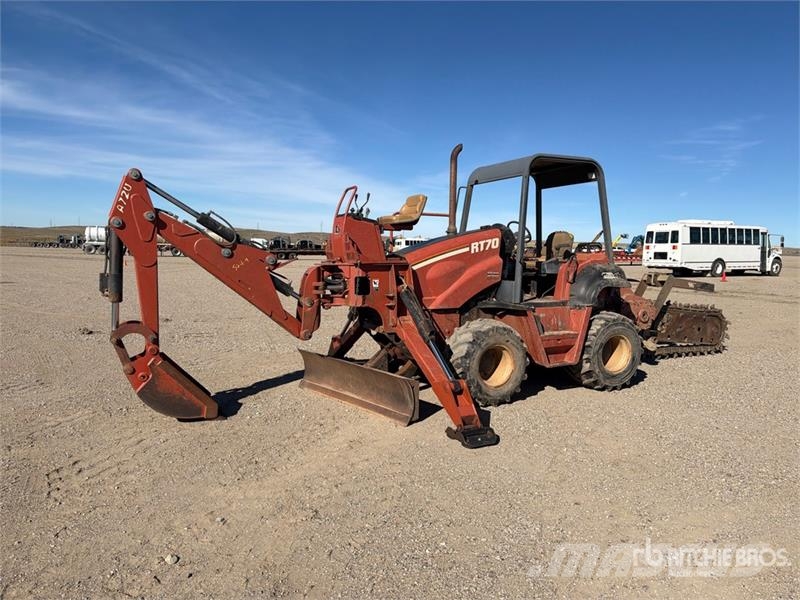 Ditch Witch RT70H 트렌처