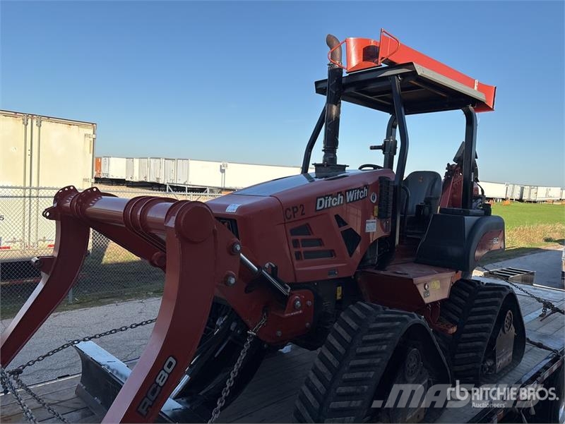 Ditch Witch RT80Q Quad Track Cable Plow Arados