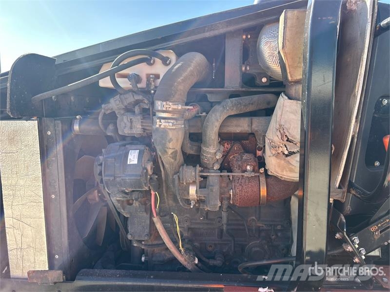Ditch Witch RT80Q Tracked Quad Track Cable Plow محاريث