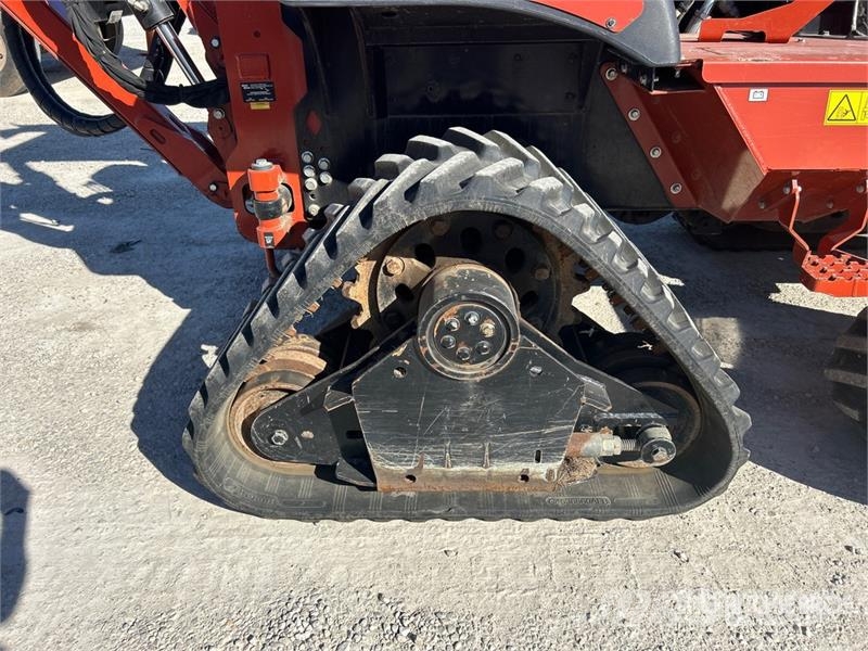 Ditch Witch RT80Q Tracked Quad Track Cable Plow محاريث