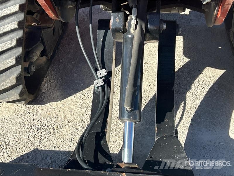 Ditch Witch RT80Q Tracked Quad Track Cable Plow محاريث