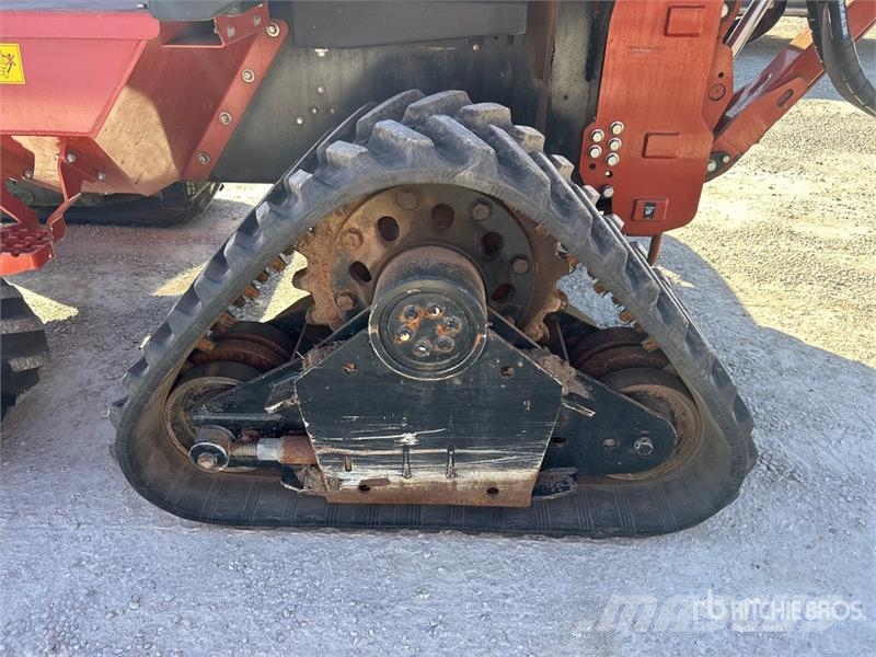Ditch Witch RT80Q Tracked Quad Track Cable Plow محاريث