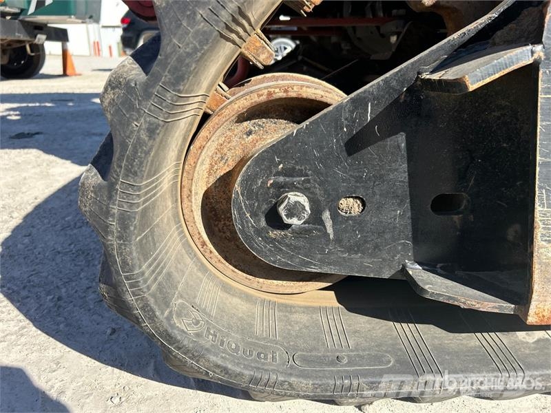 Ditch Witch RT80Q Tracked Quad Track Cable Plow محاريث
