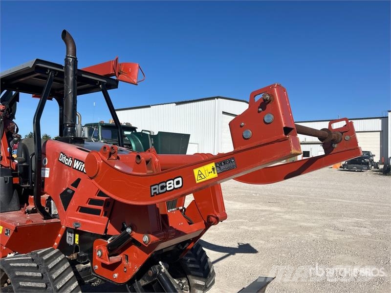 Ditch Witch RT80Q Tracked Quad Track Cable Plow محاريث