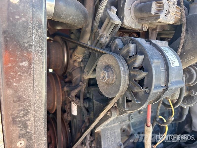Ditch Witch RT80Q Tracked Quad Track Cable Plow محاريث