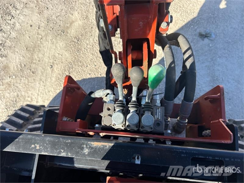 Ditch Witch RT80Q Tracked Quad Track Cable Plow محاريث