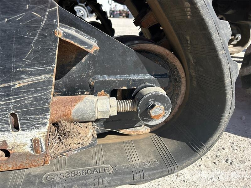 Ditch Witch RT80Q Tracked Quad Track Cable Plow محاريث