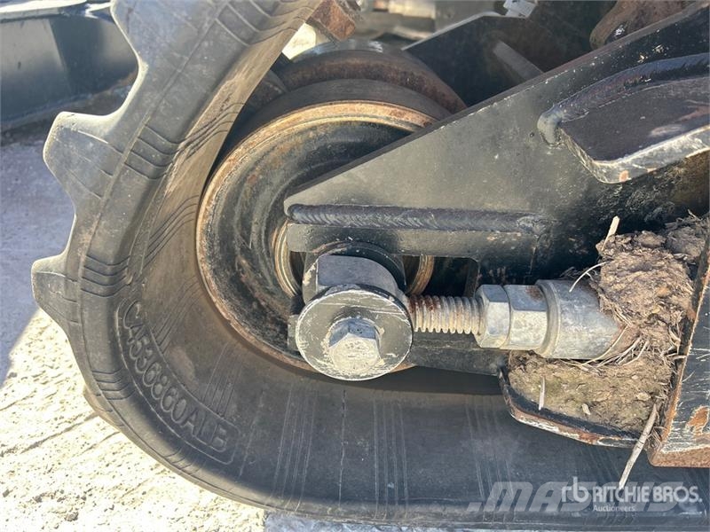 Ditch Witch RT80Q Tracked Quad Track Cable Plow محاريث