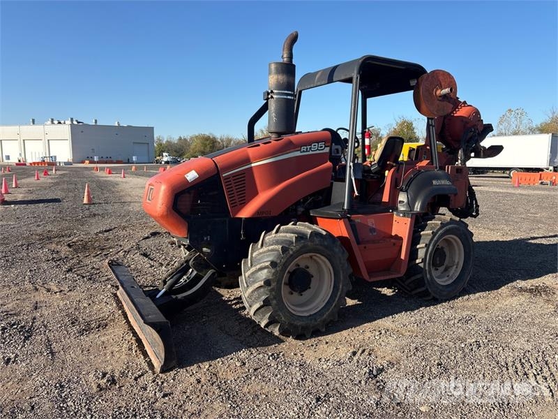 Ditch Witch RT95 4x4 Cable Plow Plugi
