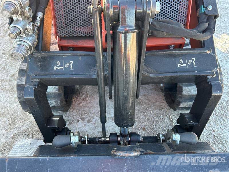 Ditch Witch SK1050 Two-Speed Compact Track Loader Schrankladers