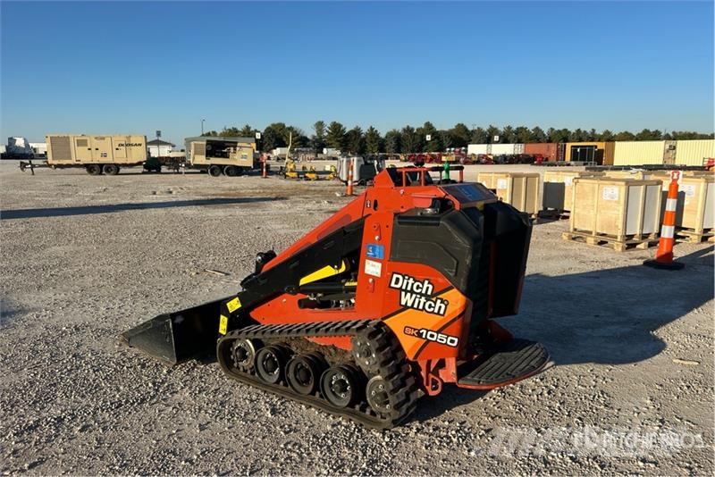 Ditch Witch SK1050 Two-Speed Compact Track Loader Schrankladers