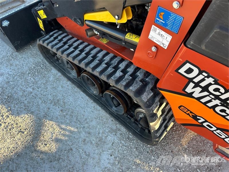 Ditch Witch SK1050 Two-Speed Compact Track Loader Schrankladers