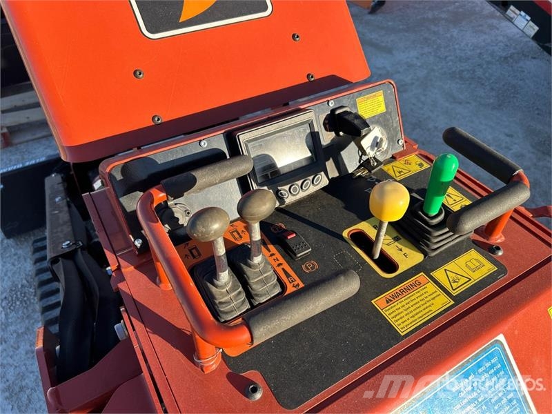Ditch Witch SK1050 Two-Speed Compact Track Loader Schrankladers