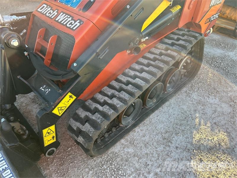 Ditch Witch SK1050 Two-Speed Compact Track Loader Schrankladers