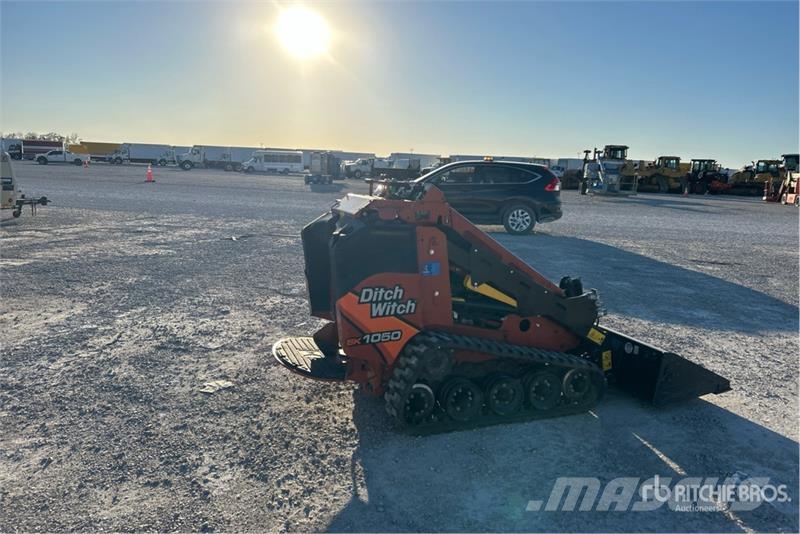 Ditch Witch SK1050 Two-Speed Compact Track Loader Schrankladers