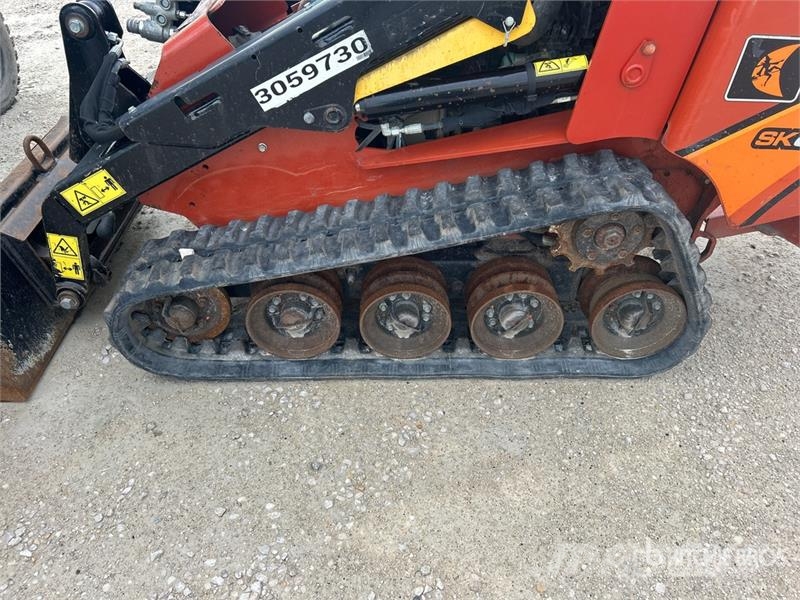 Ditch Witch SK800 Two-Speed Compact Track Loader Kompaktlader