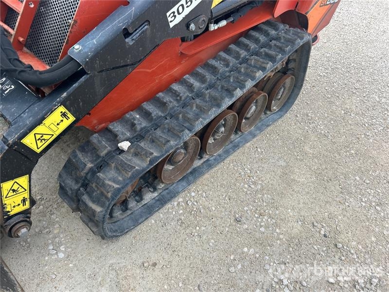 Ditch Witch SK800 Two-Speed Compact Track Loader Kompaktlader