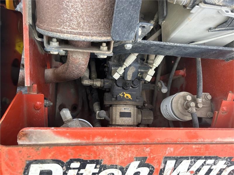 Ditch Witch SK800 Two-Speed Compact Track Loader Kompaktlader