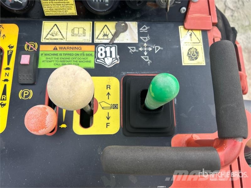 Ditch Witch SK800 Two-Speed Compact Track Loader Kompaktlader