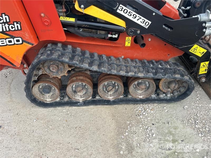 Ditch Witch SK800 Two-Speed Compact Track Loader Kompaktlader