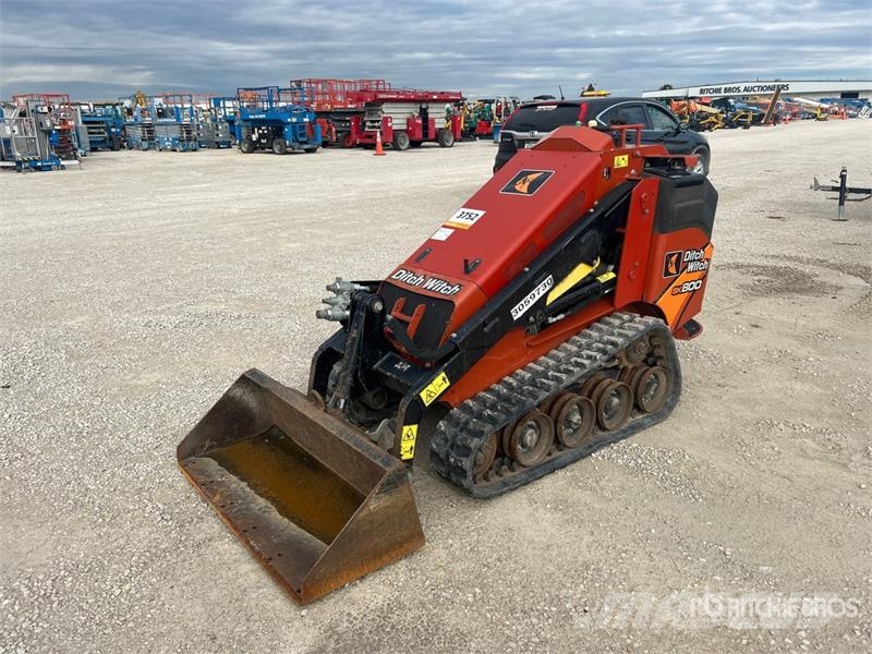 Ditch Witch SK800 Two-Speed Compact Track Loader Kompaktlader