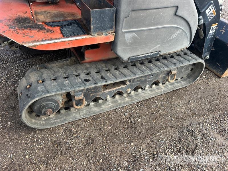 Ditch Witch XT850 Tracked Backhoe Loader Ekskavatori-iekrāvēji