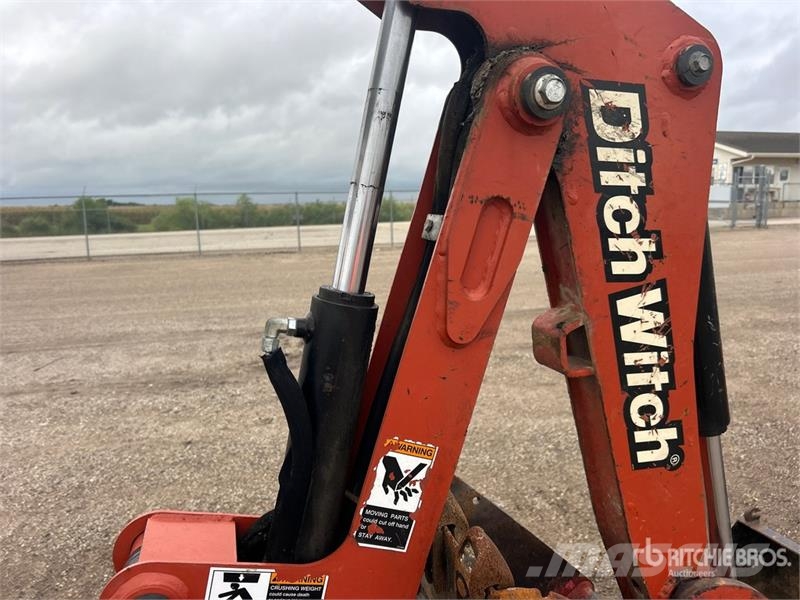 Ditch Witch XT855 Tracked Backhoe Loader TLB's