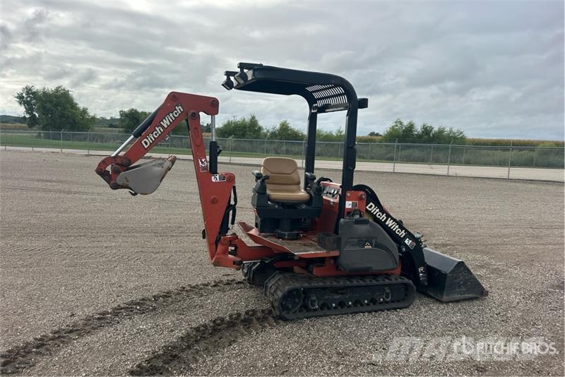Ditch Witch XT855 Tracked Backhoe Loader TLB's